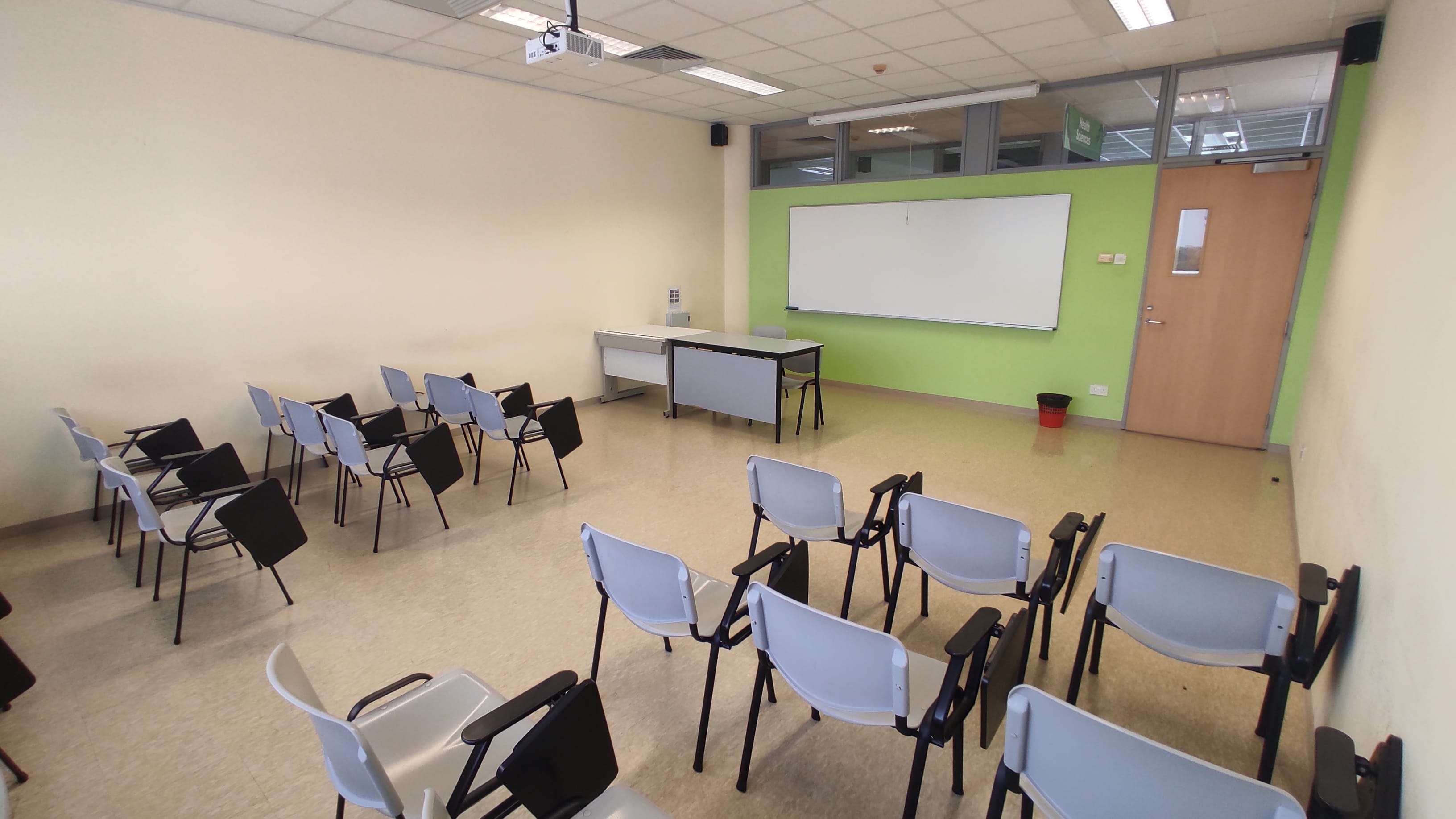 TUTORIAL ROOM